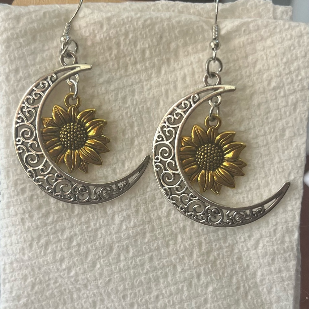 🌙🌻Silver and Gold Sunflower Crescent Earrings
